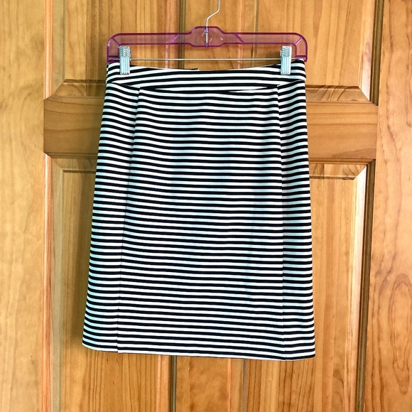 Women’s size small 41 Hawthorn gently used black and white striped pencil skirt - Picture 1 of 6